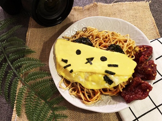 滷肉蛋包拌麵